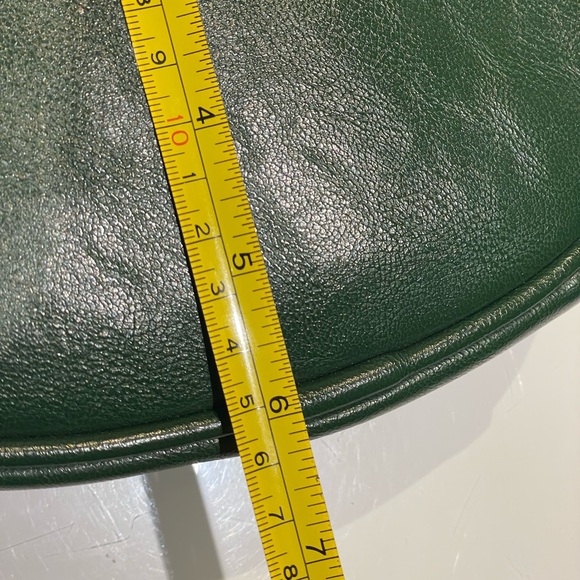 *NEW* Forever 21 Green Oval Crossbody / Shoulder Bag / Purse with Tassel - Picture 10 of 12